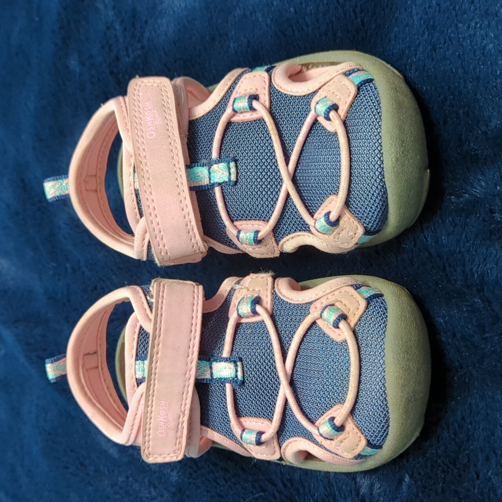 OshKosh water shoes